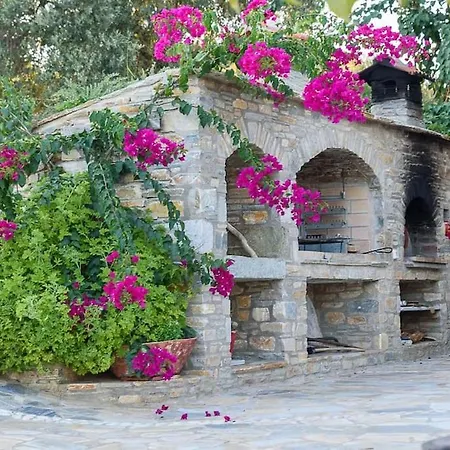 The Stone House Willa Líri